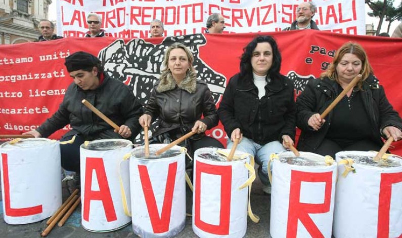 Il 32% degli italiani è in difficoltà (il monitor economico Tecnè-TGCOM24) Il 32% degli italiani è in difficoltà (il monitor economico Tecnè-TGCOM24)
