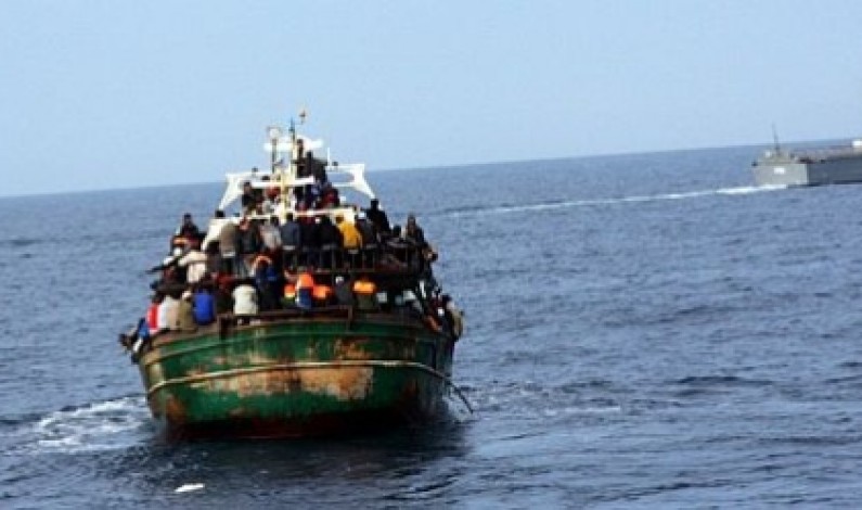 Sicilia, 30 migranti morti per asfissia su barcone Juncker pensa a commissario Ue «ad hoc»