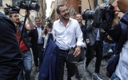 Governo, Salvini e Di Maio trattano: ‘Verso un premier terzo’. E chiedono al Colle tempo fino a domenica (ansa.it)