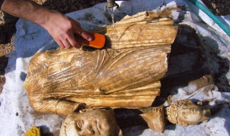 NUOVE INFORMAZIONI SUI LAVORI DI RECUPERO DELLA VILLA ROMANA DI GIÀNOLA A FORMIA di Salvatore Ciccone NUOVE INFORMAZIONI SUI LAVORI DI RECUPERO DELLA VILLA ROMANA DI GIÀNOLA A FORMIA di Salvatore Ciccone